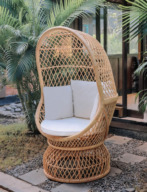 MANADO - Poltrona Egg in rattan naturale e tessuto beige