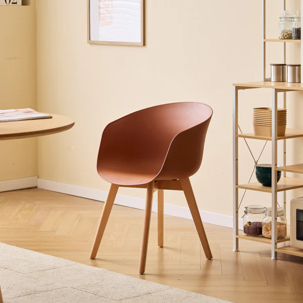 ALBORG - Set di 4 sedie scandinave in legno e polipropilene color terracotta