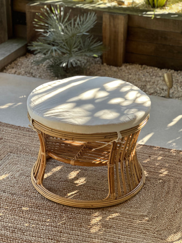 SERAM - Pouf in rattan naturale e tessuto beige