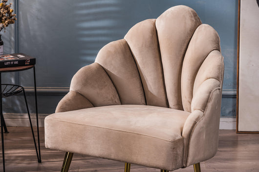 Poltrona retrò in metallo e velluto beige